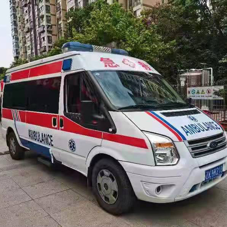中方长途救护车护送病人返乡